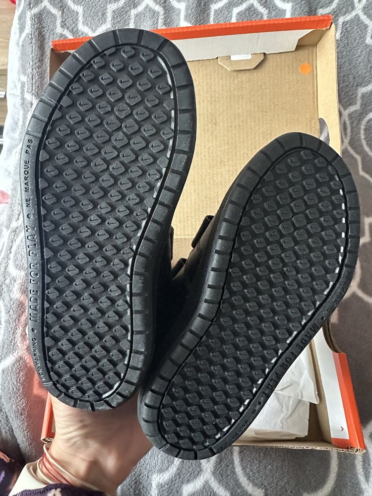 Маратонки Nike 27,5 размер