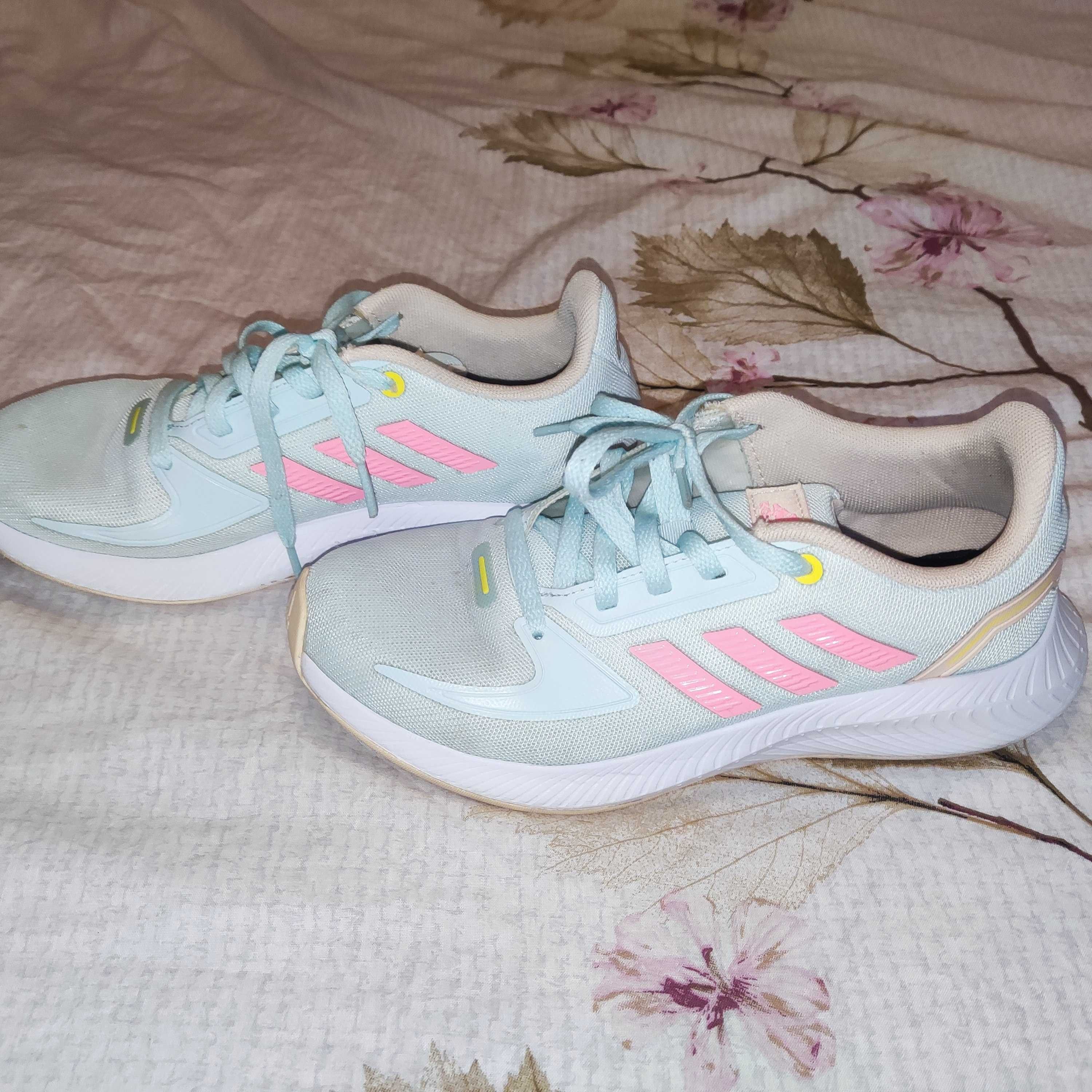 Маратонки Adidas Runfalcon 37.1/3 
23 - 23.5 см. стелка