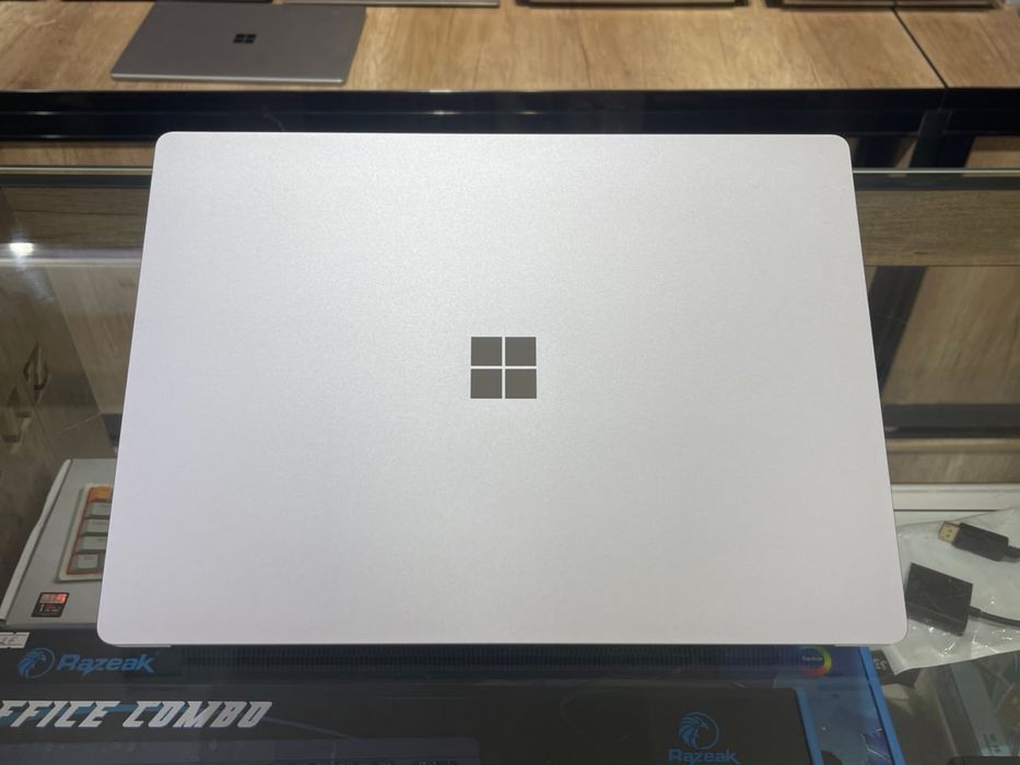 MICROSOFT Surface 6 - 15”/7-165H/Arc/16/512