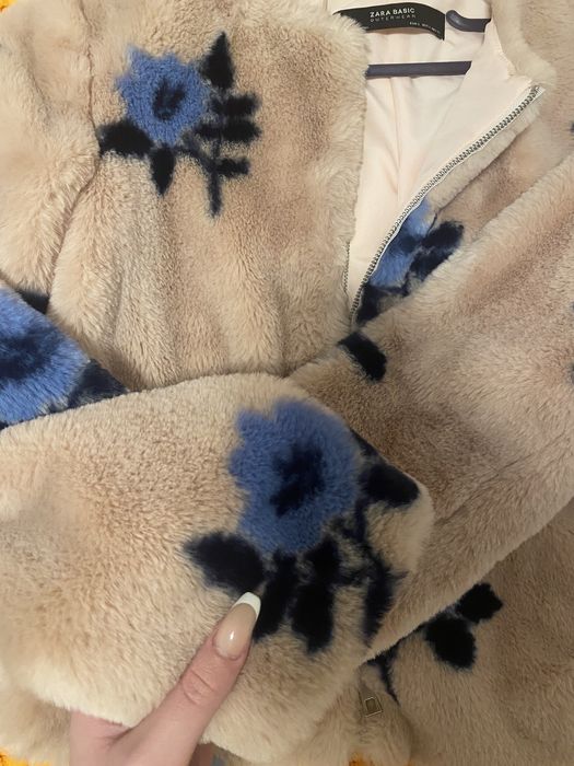 Дамско пролетно яке с розов пух и цветя Zara