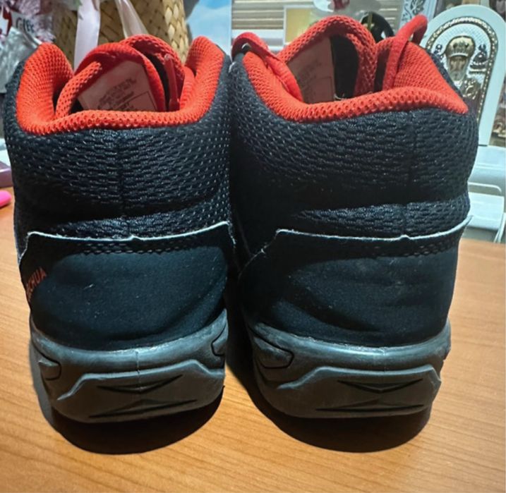 Bocanci drumeție mărimea 38