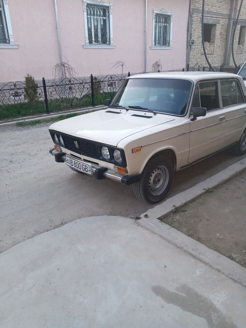 Vaz 2106 sotiladi