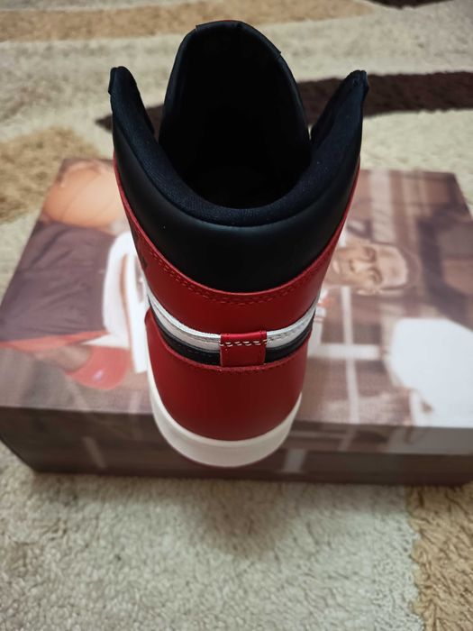 Jordan 1 High Black Toe 44.5