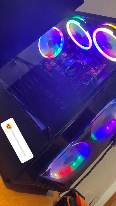 Геймърски компютър + Геймърски микрофон