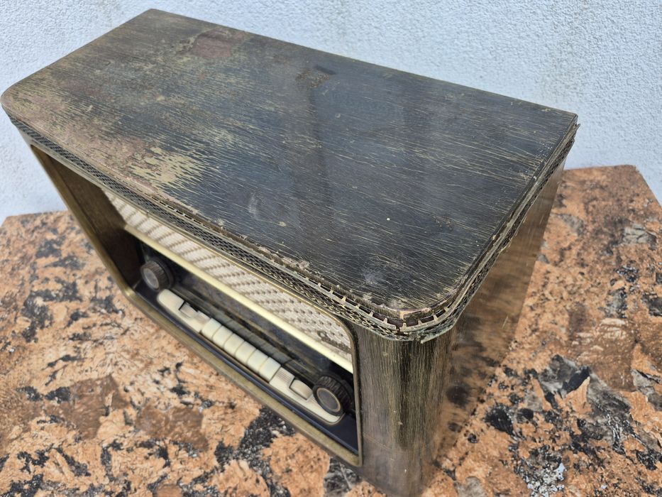 Radio cu lampi marca Graetz, model Comedia 4R-3366,fabricat 1954