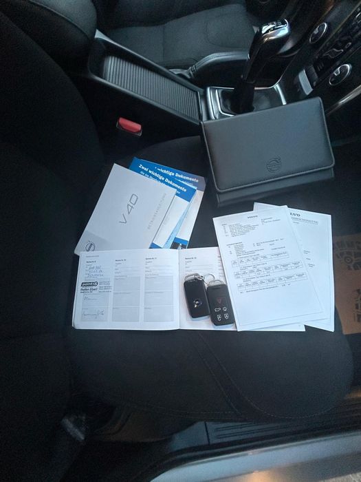 Vând Volvo v40 2.0 Diesel 2015 adus recent din Germania