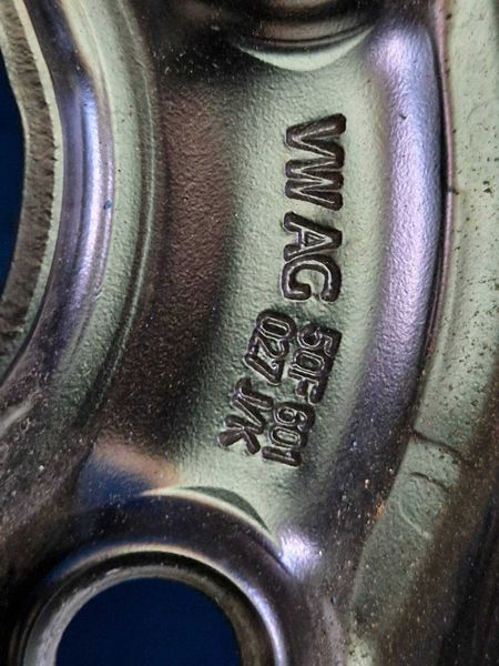 4 броя оригинални VW R17
железни джанти
