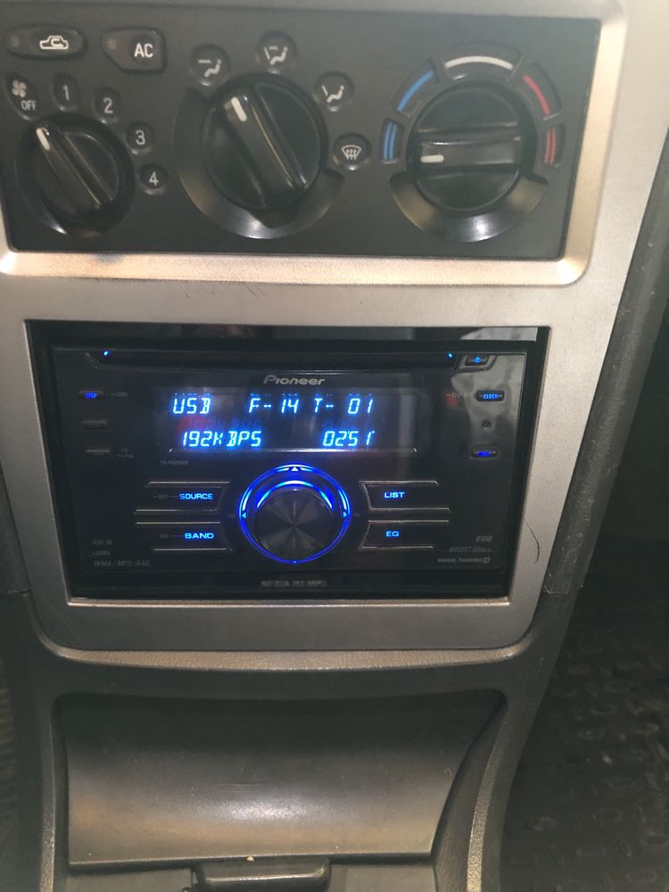 Pioneer FH-P6050UB магнитола (магнитофон) сотилади