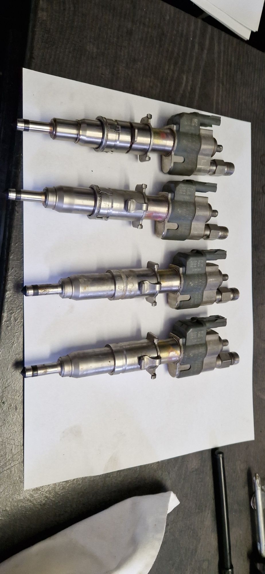 Injectoare bmw e 81,e 83,e 60 1 .6 benzina