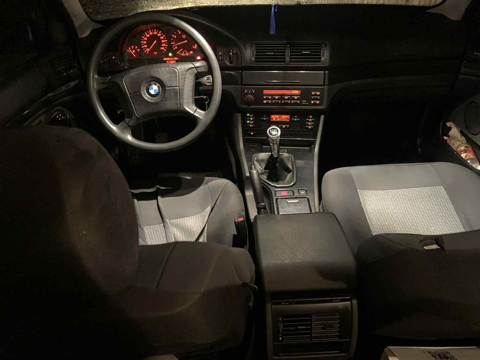 Vand BMW 5000lei sau schimb