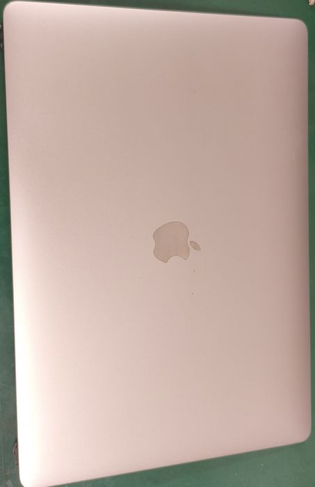 Dezmembrez MacBook Pro A1990