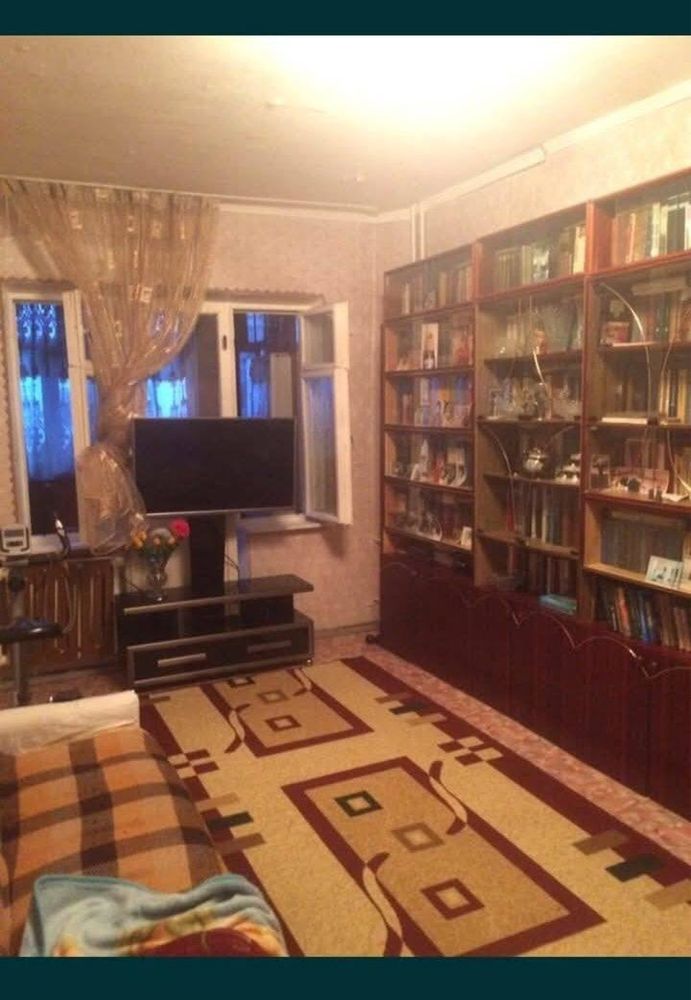 Продаётся  в центре 3комнатная на авражке
