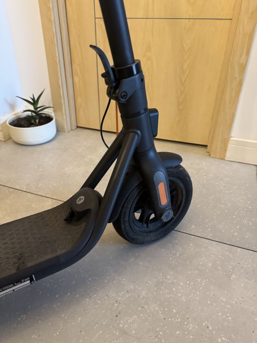 Trotineta electrica NINEBOT KickScooter F2 Pro, 10 inch, negru