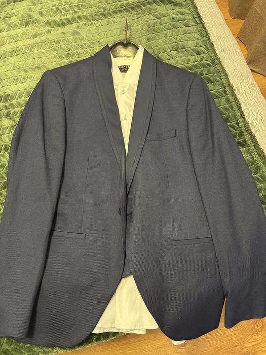 Официален костюм, вталяващ размер М