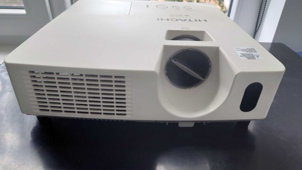 Proiector Hitachi CPX2511N