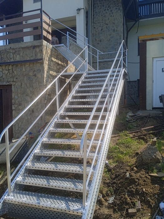 Facem scări zincate la comanda