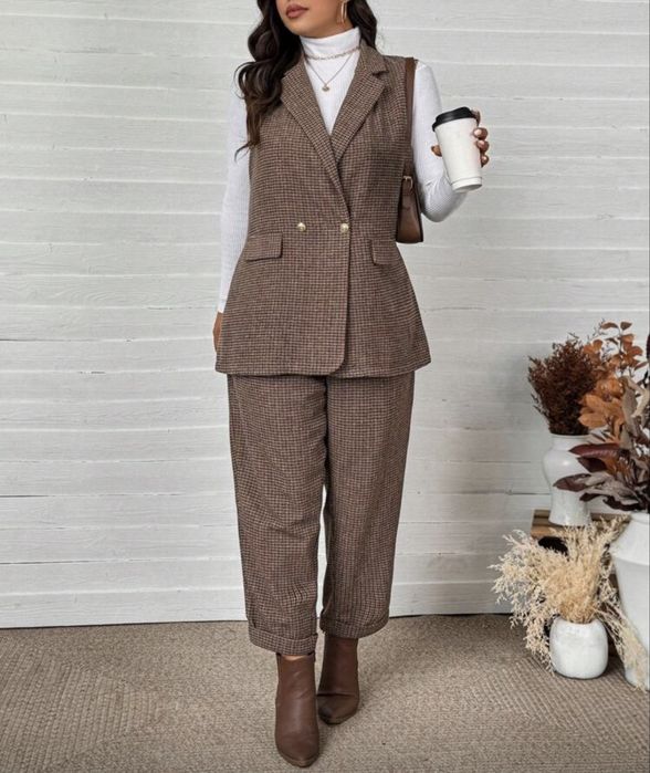 Дамски кафяв костюм от две части (панталон и елек)