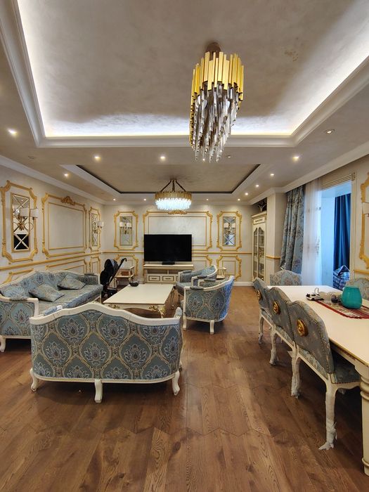 Продам 6 комнатную квартиру,, средний этаж, Жамбыла 142.