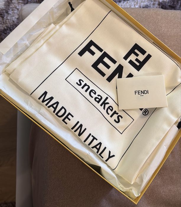 Adidasi fendi autentici