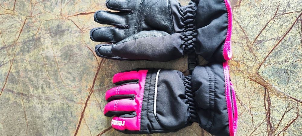 Vând mănuși iarna/schi