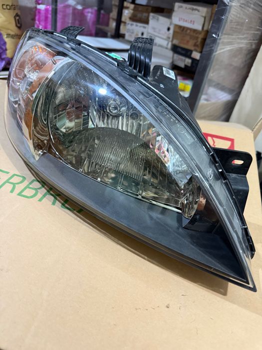 Продам передние фары на Chevrolet/Ravon Gentra