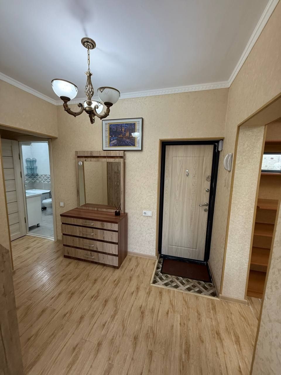 Центр, Метро Ойбек 2/6/9. Квартира в центре Ташкента