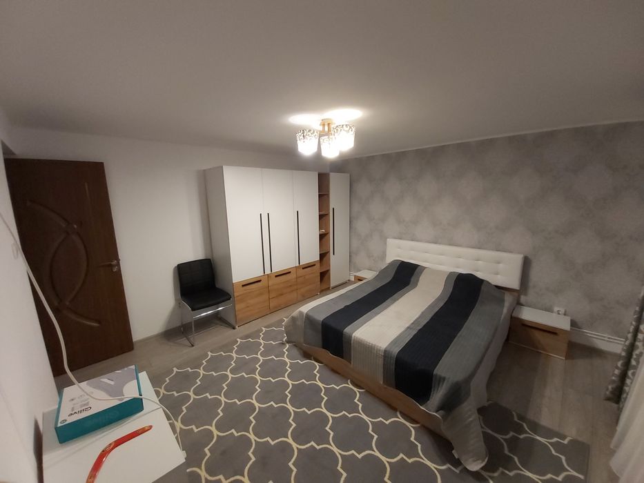 2 case finisate impecabil + 2.300 mp teren, panouri solare 6.5 kW, Jeb