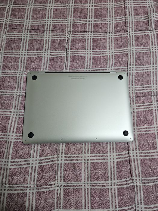 MacBook pro M2 silver 13 dyum 8GB/256GB full box