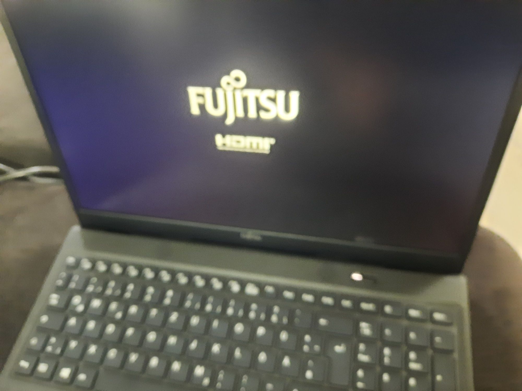 Lujitsu  LifeBook A3510 Stylistic procesor i3 -gen 10