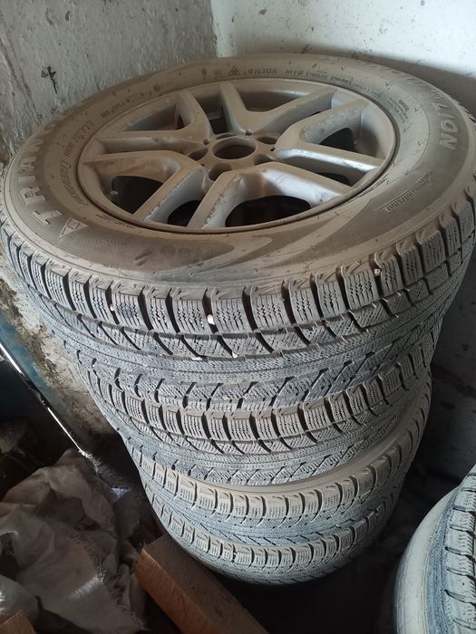 Балон с дисками р17 бмв Х5