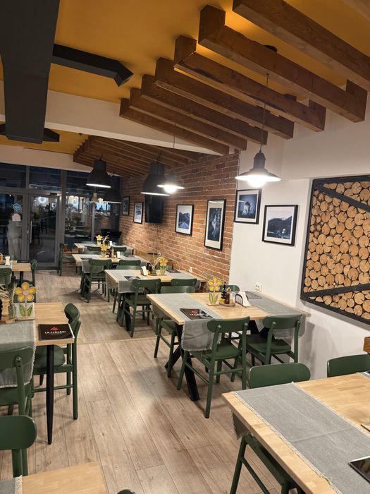 Vând restaurant gata de preluare.