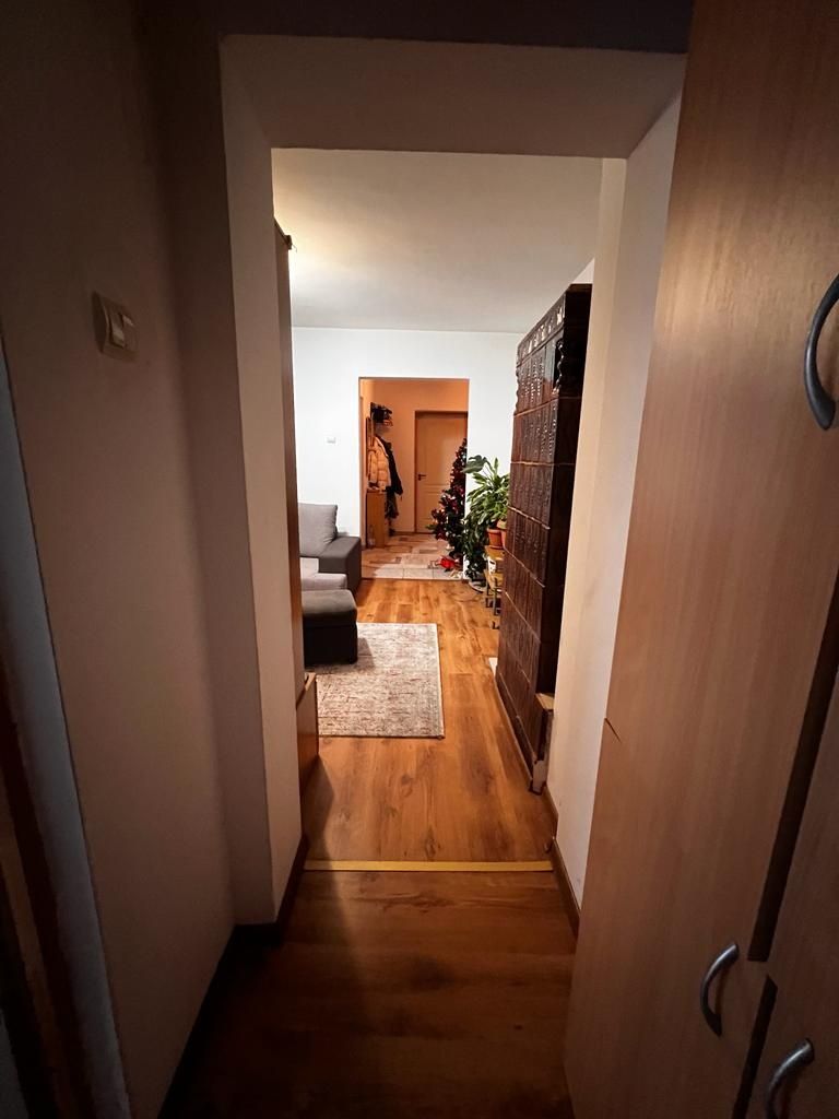 Vând apartament 3 camere Cobadin- Constanta