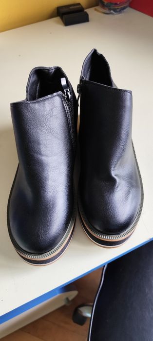 Ортопедични черни кожени боти