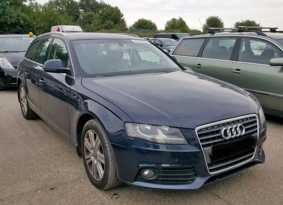 Калник ляв десен и преден капак за Audi A4 b8 2011 оригинални