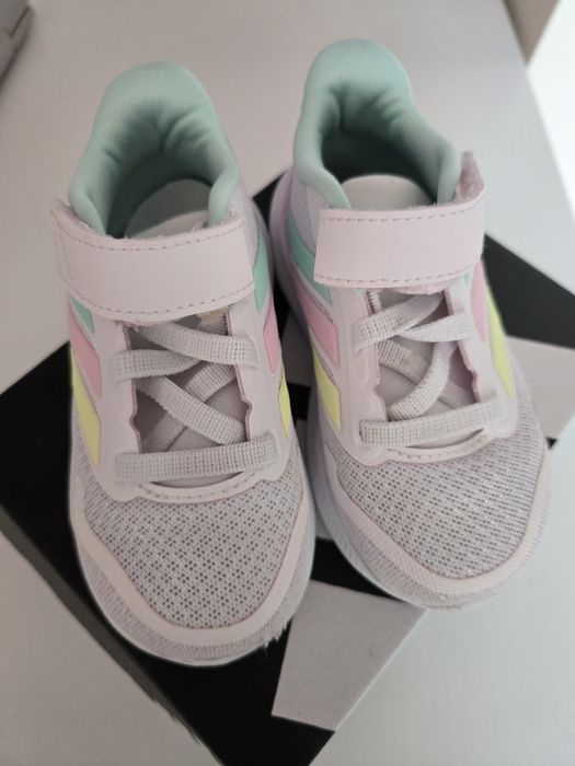 Reebok номер 22, adidas 21