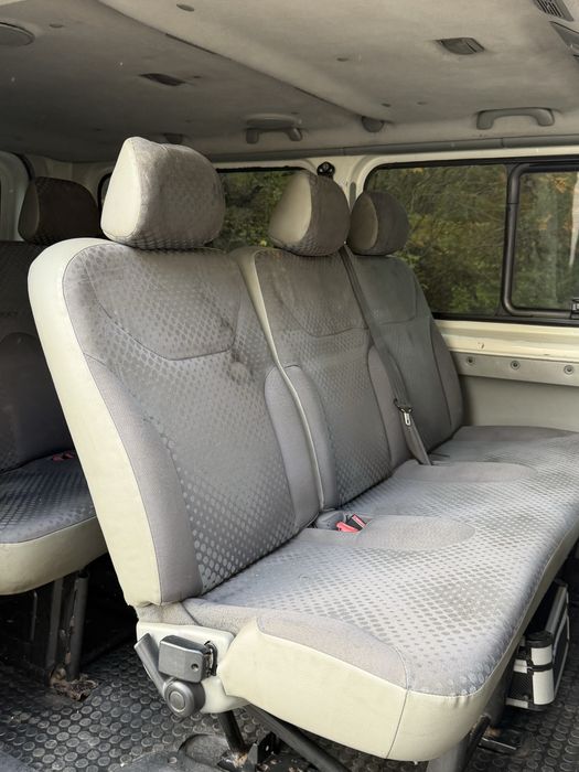 Renault Trafic 2.0 114CP 8+1 locuri