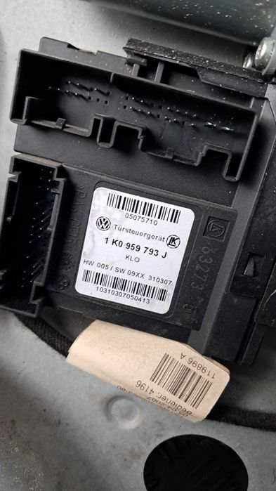 motora cu modul geam usa stanga Vw Caddy cod 1K0959793J / 1T0959701D