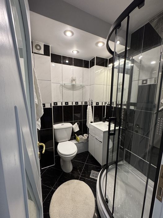 Inchiriez Apartament 3 camere, decomandat, complet utilat si mobilat