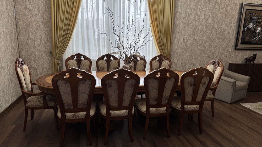 продается комплект стульев