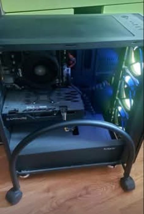 Геймърски компютър 
Процесор: