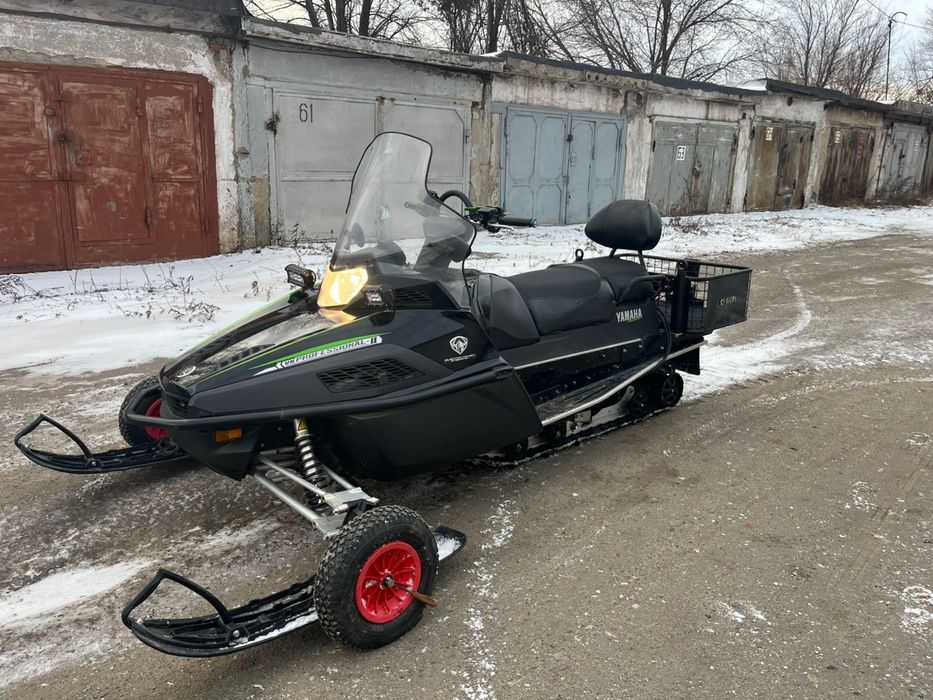 Продам снегоход Ямаха.