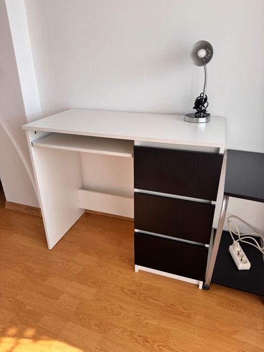 Birou alb cu sertare 90x45 cm