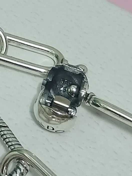 Гривна Пандора|Pandora