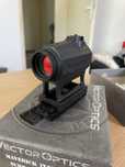 Бързомер Red Dot Vector Optics Maverick 1x22 S-MIL