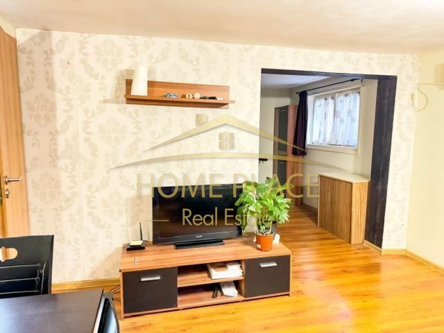 Дава се под наем Етаж от къща в Варна, Окръжна болница - 55 кв.м за 489.6 € - Снимка #2