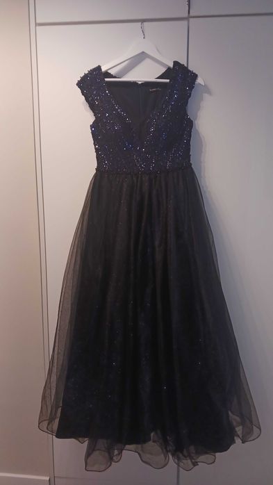 Рокля за бал дълга,блестяща,тъмно синя и раскошна