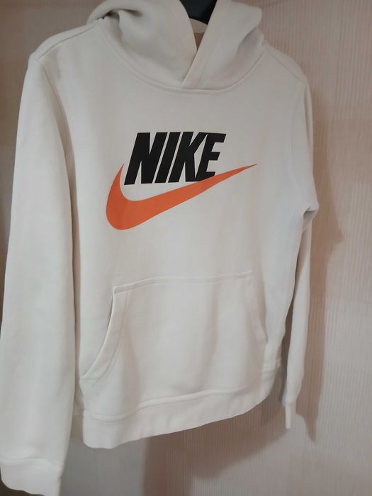 Суитчер Nike р-р М ,10-12г. ръст 137-146