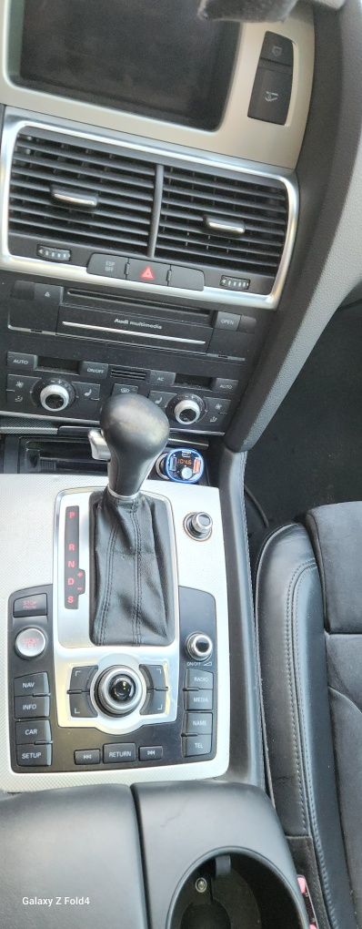 Ауди Кю7 Audi Q7