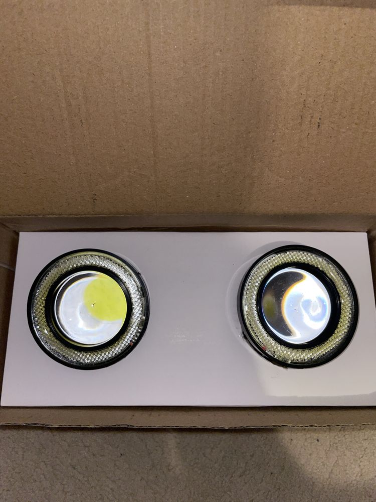 Vând Set Proiectoare Auto LED Universale