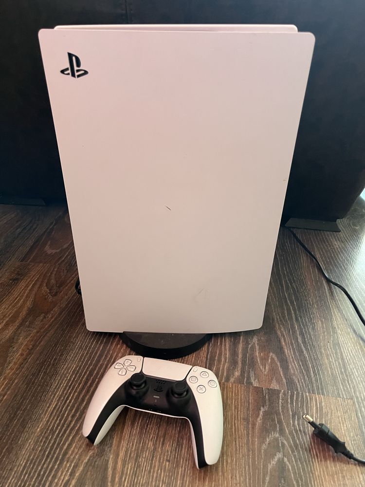 PlayStation 5 - 1 джоестик